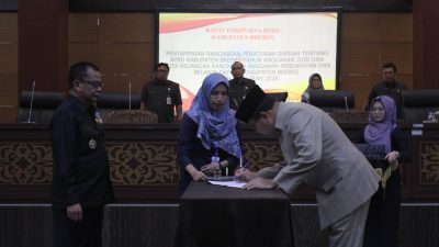 Raperda APBD 2026 dan Nota Keuangan Disampaikan ke DPRD Brebes